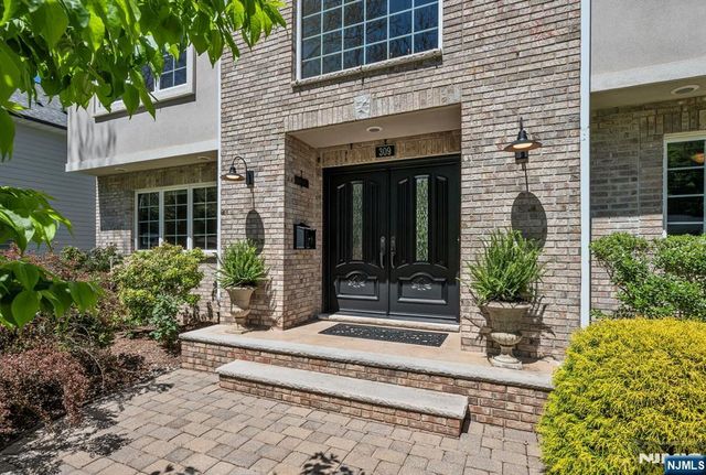 309 South Drive, Paramus, NJ 07652