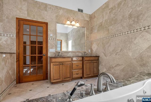 309 South Drive, Paramus, NJ 07652