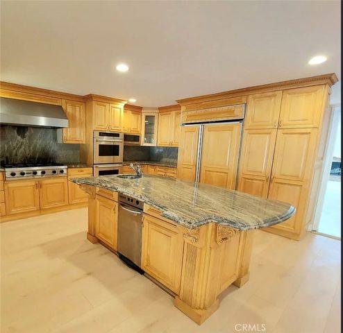 16545 Park Lane CIR, Los Angeles, CA 90049