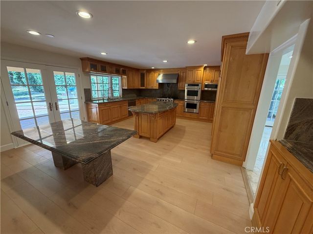 16545 Park Lane CIR, Los Angeles, CA 90049