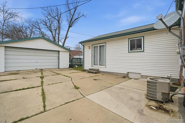 9193 Rutherford Street, Detroit, MI 48228