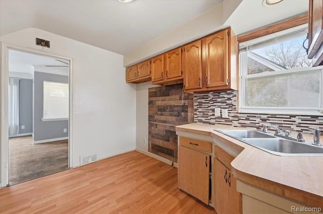 9193 Rutherford Street, Detroit, MI 48228