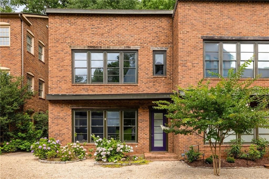 9071 Selborne Lane, Chattahoochee Hills, GA 30268