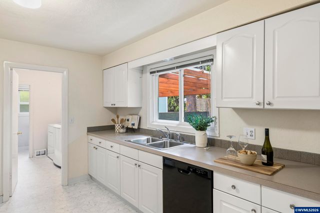 755 Vista Av SE, Salem, OR 97302