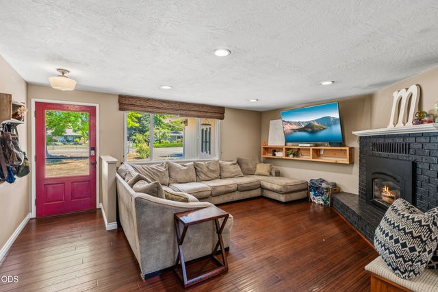 155 Westwood Drive, Grants Pass, OR 97527
