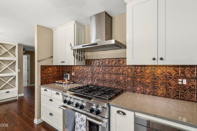 155 Westwood Drive, Grants Pass, OR 97527