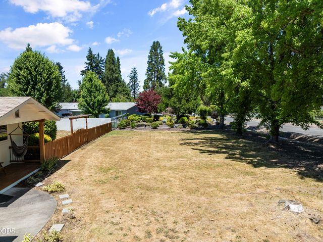155 Westwood Drive, Grants Pass, OR 97527
