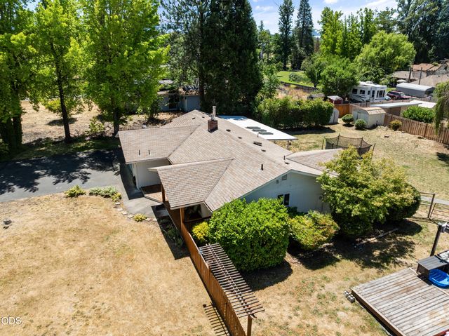 155 Westwood Drive, Grants Pass, OR 97527