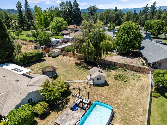 155 Westwood Drive, Grants Pass, OR 97527