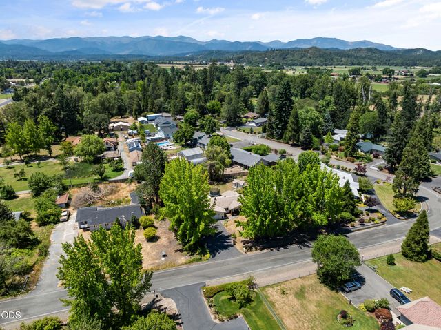 155 Westwood Drive, Grants Pass, OR 97527