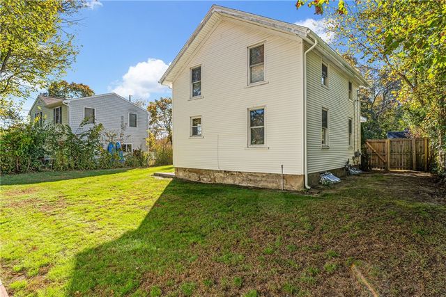 34 Read Avenue, Barrington, RI 02806