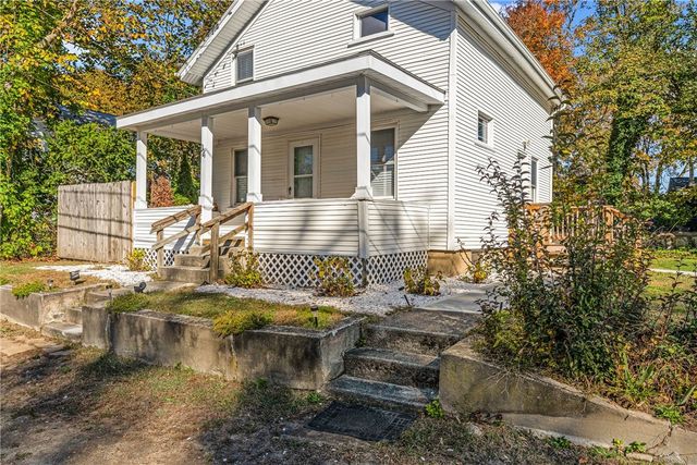 34 Read Avenue, Barrington, RI 02806