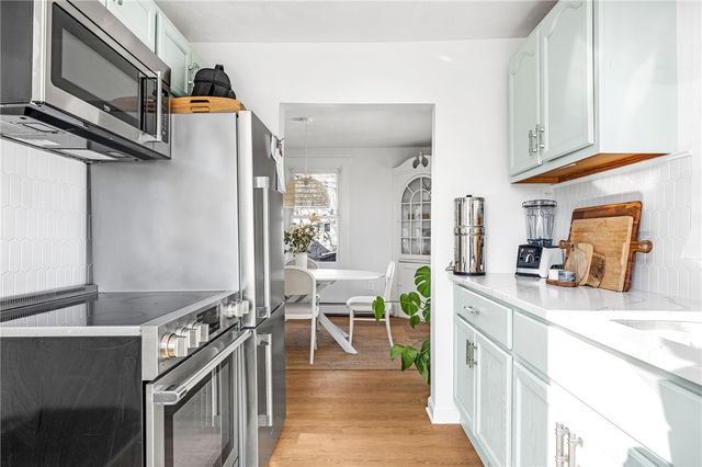34 Read Avenue, Barrington, RI 02806