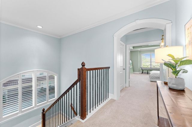 18 Laurelwood Drive, Houston, TX 77058