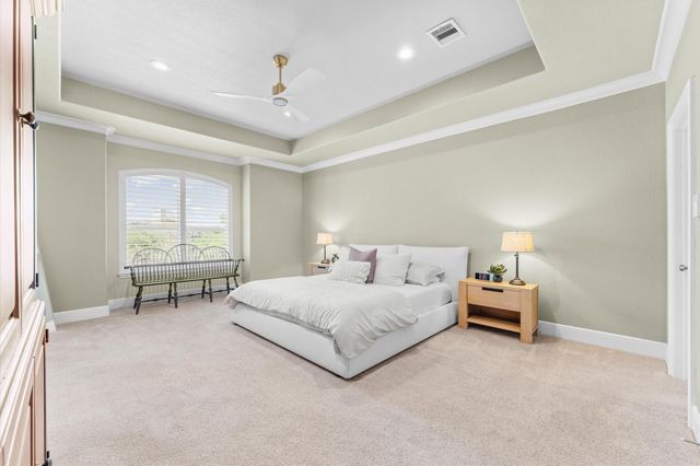 18 Laurelwood Drive, Houston, TX 77058