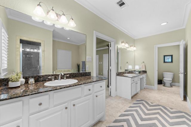 18 Laurelwood Drive, Houston, TX 77058