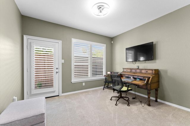 18 Laurelwood Drive, Houston, TX 77058