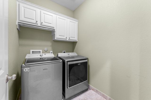 18 Laurelwood Drive, Houston, TX 77058