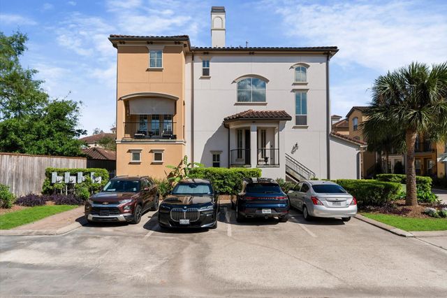 18 Laurelwood Drive, Houston, TX 77058