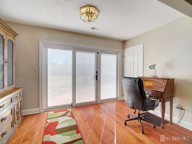 136 Wycoff Way W, East Brunswick, NJ 08816