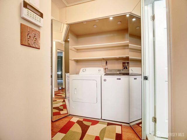 136 Wycoff Way W, East Brunswick, NJ 08816