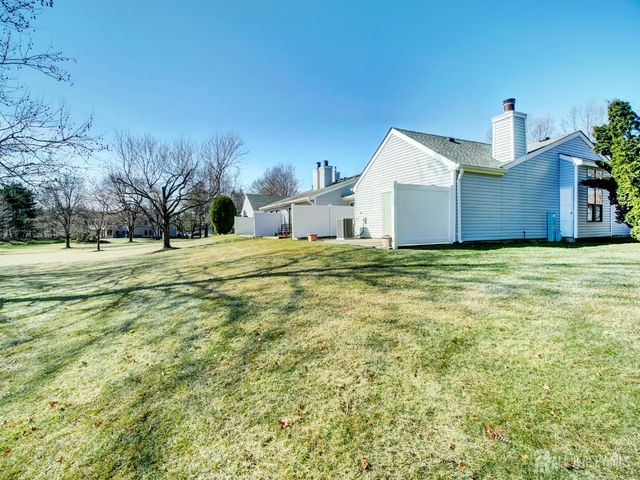 136 Wycoff Way W, East Brunswick, NJ 08816