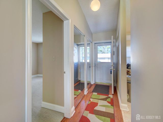 136 Wycoff Way W, East Brunswick, NJ 08816