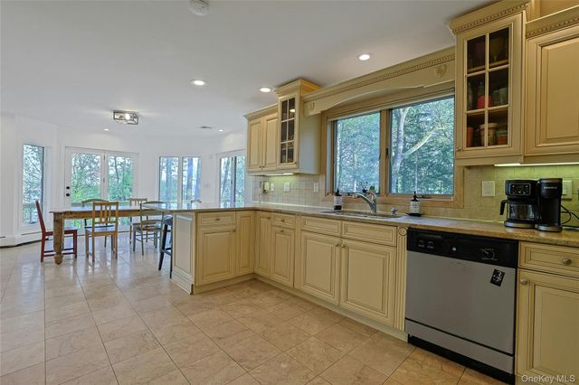 6 Treeline Terrace, Nyack, NY 10960