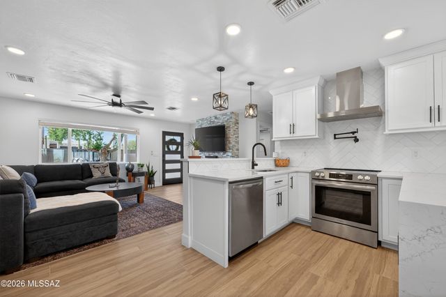 3681 W Potvin Lane, Tucson, AZ 85742