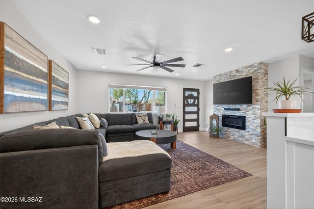 3681 W Potvin Lane, Tucson, AZ 85742