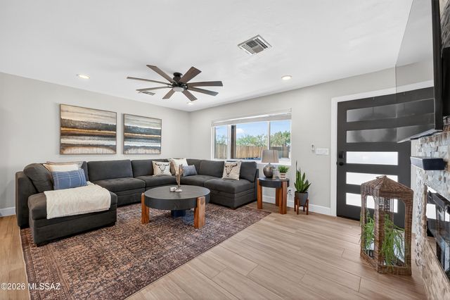 3681 W Potvin Lane, Tucson, AZ 85742