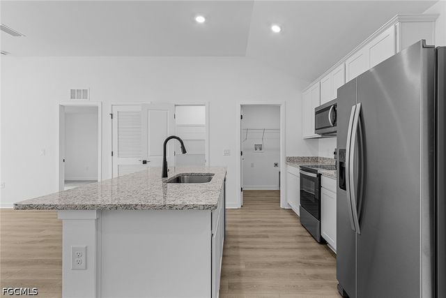 1909 NW 27th ST, Cape Coral, FL 33993