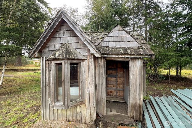 3951 S TYLER Road, Port Angeles, WA 98363