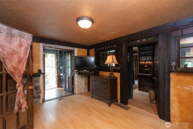 3951 S TYLER Road, Port Angeles, WA 98363