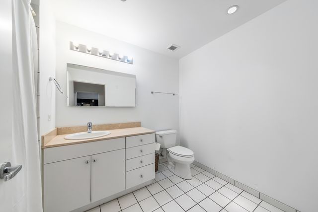 8 E RANDOLPH Street 2107, Chicago, IL 60601