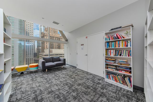 8 E RANDOLPH Street 2107, Chicago, IL 60601