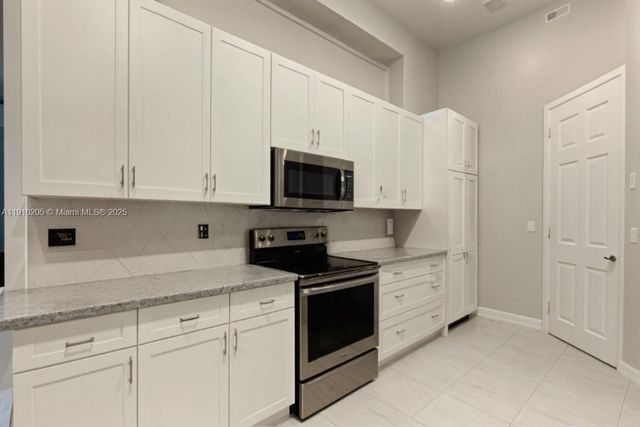 8155 Cypress Point Rd, West Palm Beach, FL 33412