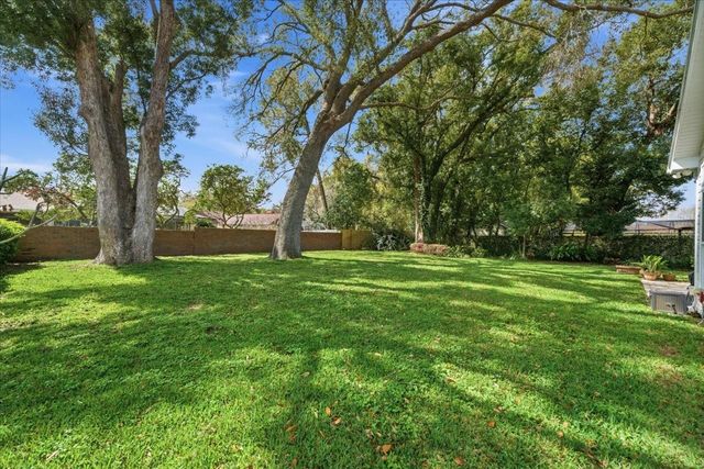 2004 RUSSELL DRIVE, Tampa, FL 33618