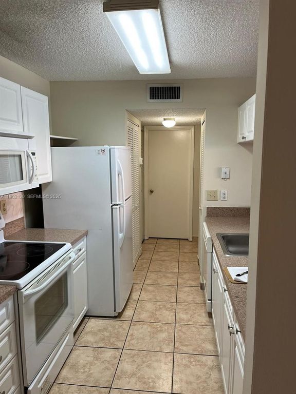 10650 SW 157th Ct 205, Miami, FL 33196