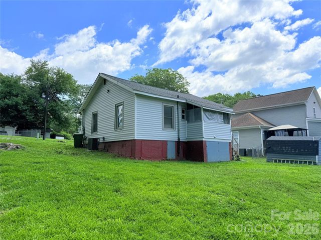 214 Wood Street, Mount Holly, NC 28120