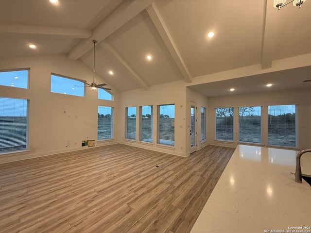 525 Lago Landing, San Antonio, TX 78263