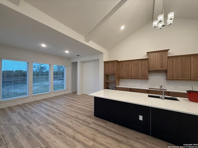 525 Lago Landing, San Antonio, TX 78263