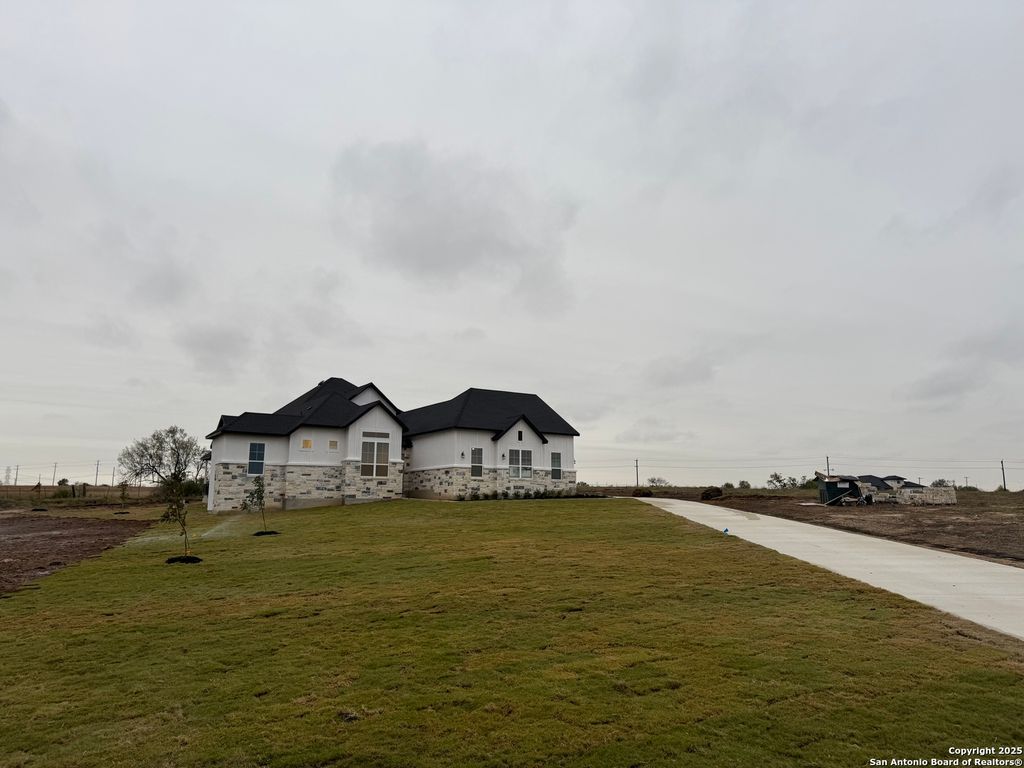 525 Lago Landing, San Antonio, TX 78263