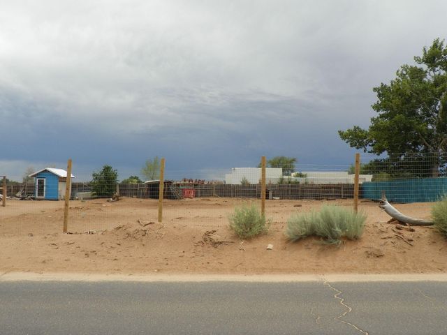 585 Angel Road, Corrales, NM 87048