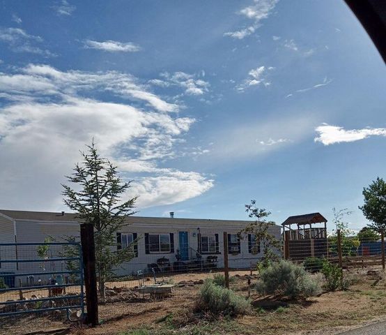 585 Angel Road, Corrales, NM 87048