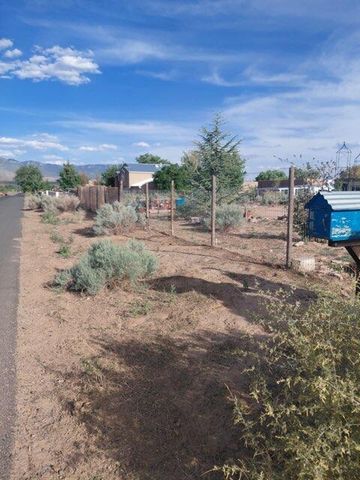 585 Angel Road, Corrales, NM 87048