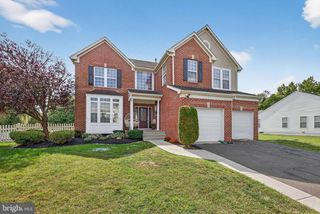 1 LENAPE LN, Burlington, NJ 08016