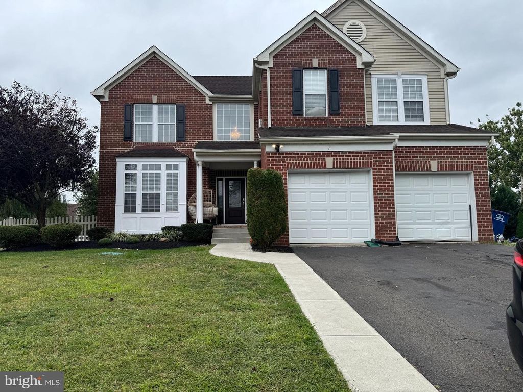 1 LENAPE LN, Burlington, NJ 08016