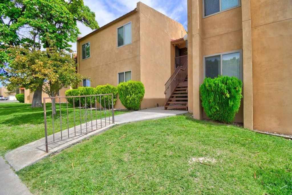 931 Country Club Drive SE J, Rio Rancho, NM 87124