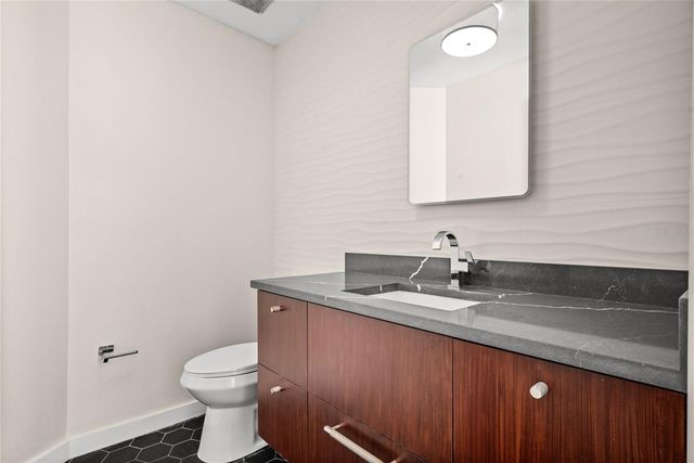 801 PINELLAS POINT DRIVE S, St Petersburg, FL 33705